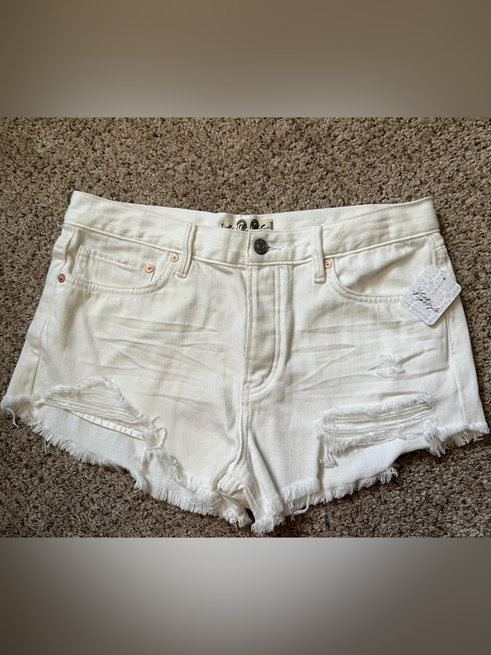 NWT - We The Free‎ White Distressed LowRise Denim Short Shorts size 28